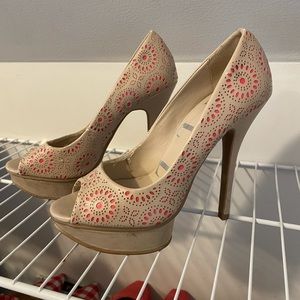 Elle wedge heels size 6.5